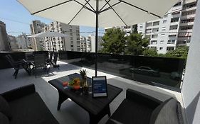 Apartment Matijas, 3 Bedroom Apt With Terrace And Parking
